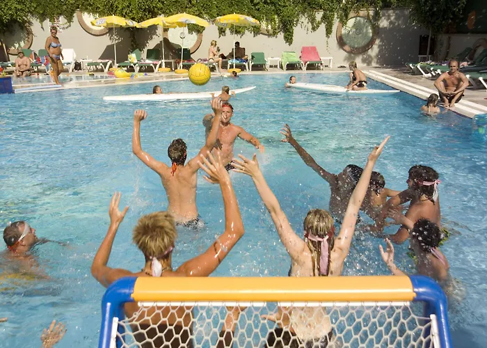 Okan Tower Aparthotel 4*